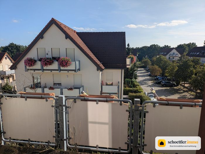 Blick von der Loggia auf das Nachbarhaus