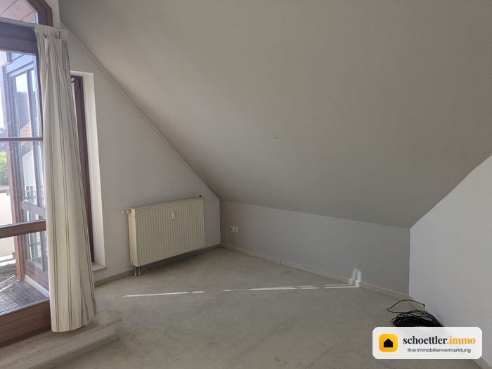 Wohn- und Essbereich, Seite zum Balkon