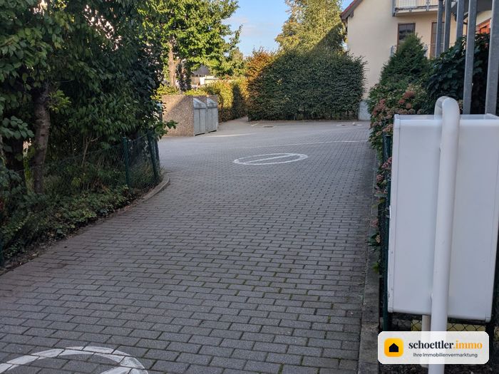 Zufahrt vor dem Haus